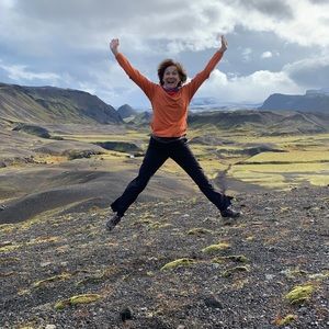 Meet your Posher, Debbie